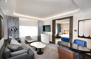Hilton London Heathrow Airport Hotel
