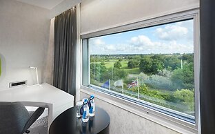 Hilton London Heathrow Airport Hotel