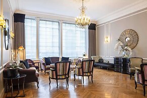 Hôtel Bradford Elysées – Astotel