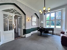 Grafton Manor