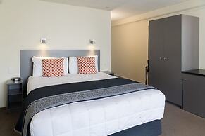 West Plaza Hotel