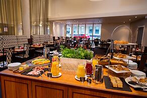 West Plaza Hotel