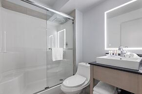 Emerald Hotel & Suites