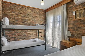 The Settlement Historic Hotel