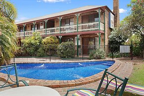 The Settlement Historic Hotel
