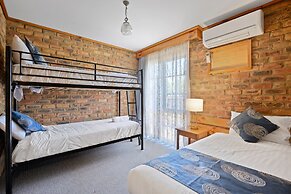The Settlement Historic Hotel