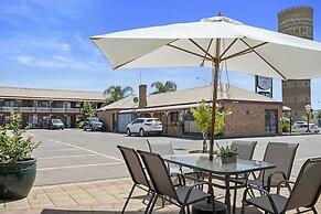 The Settlement Historic Hotel