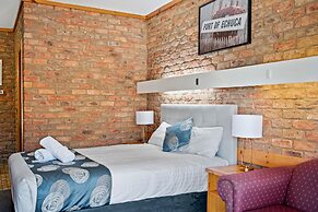 The Settlement Historic Hotel