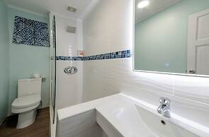 Dover Beach Hotel