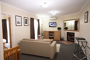 Admiralty Inn