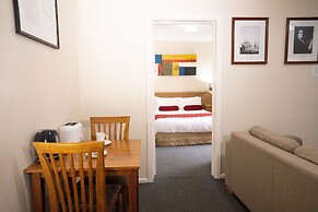 Admiralty Inn