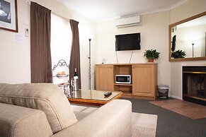 Admiralty Inn