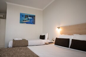 Admiralty Inn