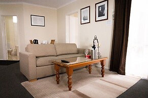 Admiralty Inn