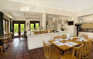 Admiralty Inn