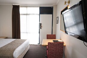 Admiralty Inn