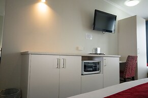 Admiralty Inn