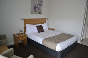 Admiralty Inn