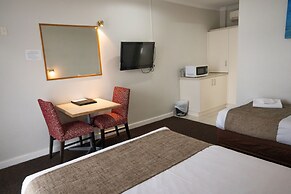 Admiralty Inn