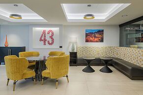 Hotel 43