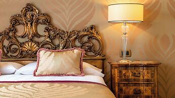 Amadeus Hotel