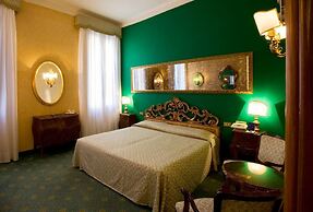 Amadeus Hotel