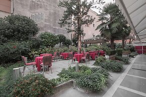 Amadeus Hotel