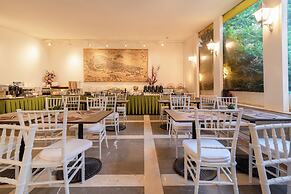 Amadeus Hotel