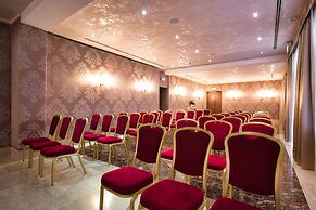 Amadeus Hotel