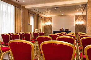 Amadeus Hotel