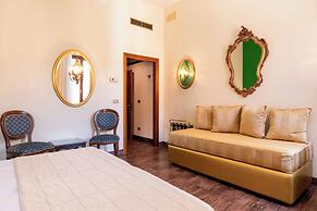 Amadeus Hotel