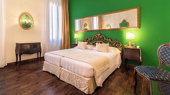 Amadeus Hotel