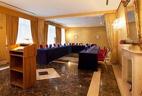 Amadeus Hotel