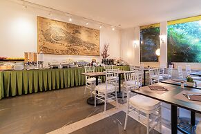 Amadeus Hotel