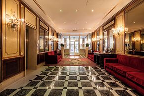 Amadeus Hotel