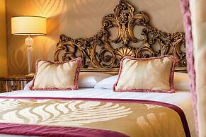Amadeus Hotel