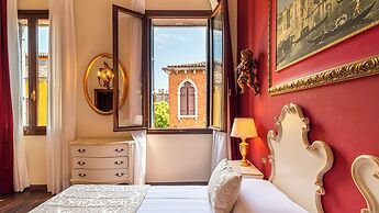 Amadeus Hotel