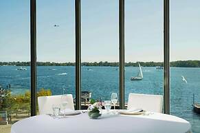 Radisson Blu Toronto Downtown