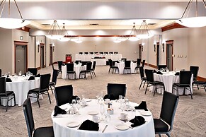 Ramada Hotel & Conference Center by Wyndham Kelowna