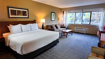 Ramada Hotel & Conference Center by Wyndham Kelowna