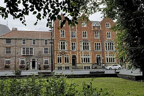 Dean Court Hotel