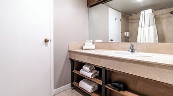 Atrium Hotel Vancouver