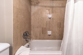 Atrium Hotel Vancouver