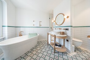 Art Deco Hotel Montana