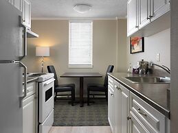 Chateau Victoria Hotel and Suites