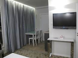Best Western Regency Suites