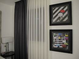 Best Western Regency Suites