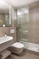 Everness Hotel & Resort