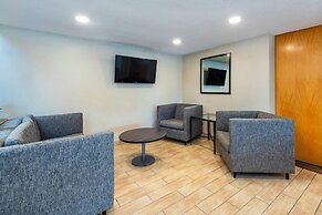 Comfort Inn Kingston - Highway 401