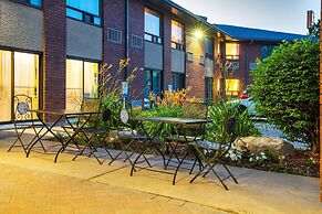Comfort Inn Kingston - Highway 401